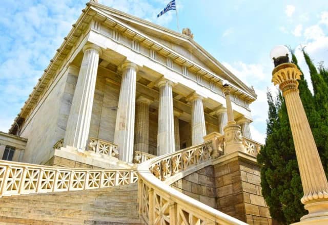 Ateny atrakcje: Odkryj najważniejsze miejsca, które musisz zobaczyć