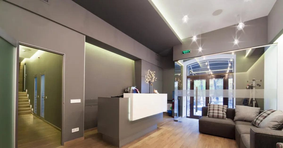 Co to jest lobby w hotelu i dlaczego ma kluczowe znaczenie dla gości